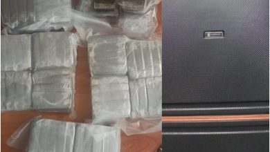 Photo of سلطات مطار طنجة توقف سيدة أجنبية حاولو تهريب 100 كلغ من الحشيش في حقيبتها