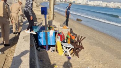 Photo of طنجة.. السلطات تشن حربا بلا هوادة على أصحاب المضلات الشمسية(صور)