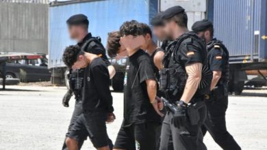Photo of استغلوا الضباب.. مجموعة من القاصرين والمهاجرين يقتحمون سبتة المحتلة