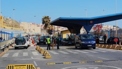 Photo of سيارة مستأجرة تقود شابين من الجالية للاحتجاز بمليلية