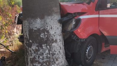 Photo of اصطدام بين سيارة إسعاف وسيارة نفعية يرسل ستة أشخاص للمستعجلات -صور-