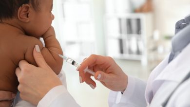 Photo of وزارة الصحة تنفي شائعات حول سلامة اللقاحات وتؤكد استمرار الحملة الوطنية للتلقيح