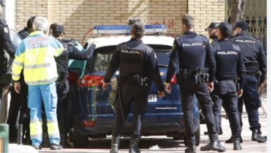 Photo of الشرطة الإسبانية تفكك شبكة مغاربة متورطين في تزوير وثائق الإقامة بإشبيلية