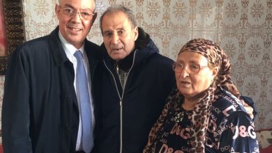 Photo of فوزي لقجع يزور الدولي السابق أحمد فرس للاطمئنان على حالته الصحية