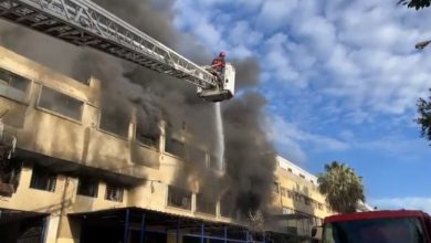 Photo of إصابة رجل إطفاء خلال إخماد حريق في مصنع للأحذية بطنجة