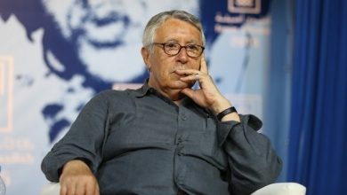 Photo of الملك يبعث برقية تعزية ومواساة إلى أسرة الراحل محمد بن عيسى