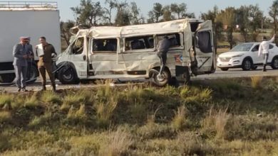 Photo of مصرع 3 أشخاص وإصابة 13 آخرين في حادث انقلاب حافلة لنقل المستخدمين قرب سلا الجديدة