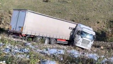 Photo of منعرج الموت في طنجة… شاحنة تنقلب وحالة استنفار بالمنطقة الصناعية