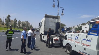 Photo of حملات يومية لتحرير شارع مولاي رشيد بطنجة من العربات المتوقفة عشوائيا وفرض النظام
