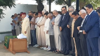 Photo of رحيل شقيقة وزير الداخلية.. شخصيات وازنة تشارك في مراسيم التشييع بتطوان