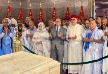 Photo of زيارة ولاء وتراحم تجمع الشرفاء العلميين تخليدا لذكرى مولاي عبد السلام بن مشيش والقبائل الصحراوية بضريح محمد الخامس