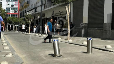 Photo of حادثة سير تتسبب في كسر حواجز حديدية جديدة بأشهر شارع بطنجة