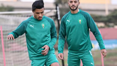 Photo of الكاف” يعين طاقم تحكيم كاميروني لقيادة مباراة المغرب وأنغولا في افتتاح مشوار الشان
