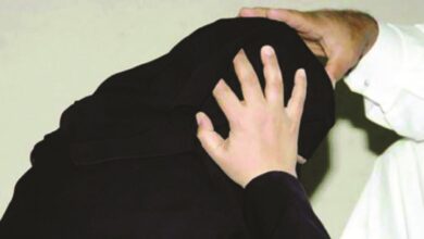 Photo of “نبقى تابعك حتى تنتحري”.. صور وتهديدات تقود راقيا إلى السجن بعد انتحار سيدة متزوجة