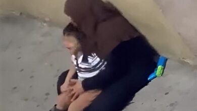 Photo of طنجة.. فيديو صادم يقود إلى اعتقال سيدة تعتدي على طفلها وتستغله في التسول