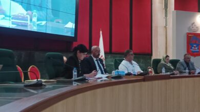 Photo of عمدة طنجة تحت حصار المستشارين.. مطالب الحركات الاحتجاجية تصل قاعة المجلس