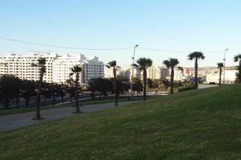 Photo of ضبط مغادرا إقامة سكنية.. “أحمد الكذاب” يعود لممارساته المقيتة بطنجة