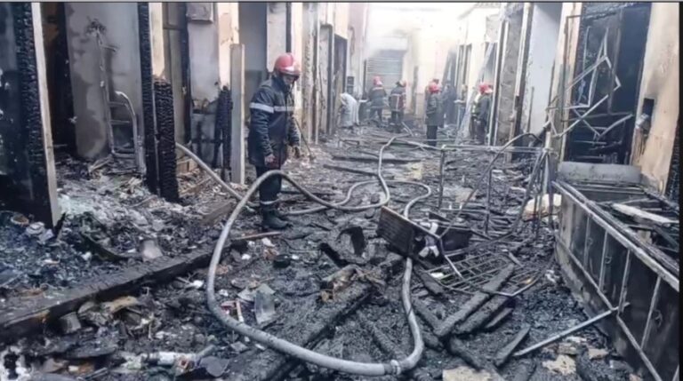 Photo of حريق مهول يدمر عشرات المحلات داخل سوق بتازة فجرا