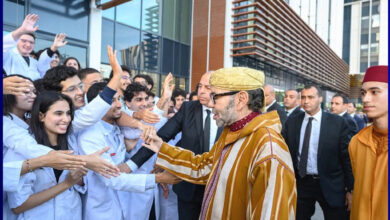 Photo of الملك محمد السادس يدشن أكبر مستشفى جامعي بالمغرب ويعطي انطلاقة مركز طبي ضخم في أكادير