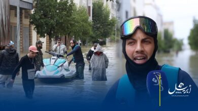 Photo of مبادرة بطولية.. شاب يتطوع “بجيتسكي” لإجلاء العالقين بسبب فيضانات القصر الكبير