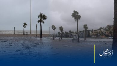 Photo of مشاهد غير مسبوقة: أمواج عالية وأمطار غزيرة تجتاح كورنيش طنجة
