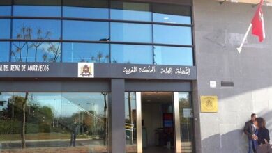 Photo of القنصلية المغربية بدبي تطمئن الجالية وتؤكد استمرار العمل وفق التوقيت الإداري