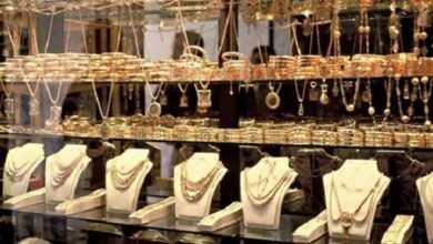 Photo of إغلاق محلات وهروب تجار.. حملة الجمارك تكشف تلاعبات وأرباحا خيالية في سوق الذهب