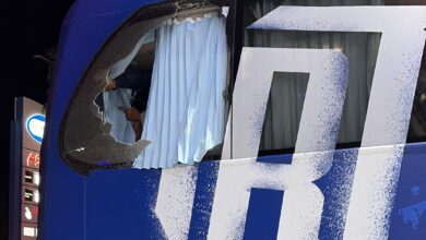 Photo of اتحاد طنجة يستنكر الحادثة.. اصابات وسط الطاقم التقني للفريق بعد تعرض حافلته للرشق بالحجارة