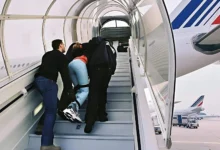 Photo of بعد سنوات من الخدمة.. فرنسا ترحل عاملا مغربيا لدى عائلة اليميني “جان ماري لوبان”