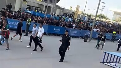 Photo of طوفان جماهيري يشعل محيط ملعب مولاي عبد الله قبل نهائي الجيش الملكي وصن داونز