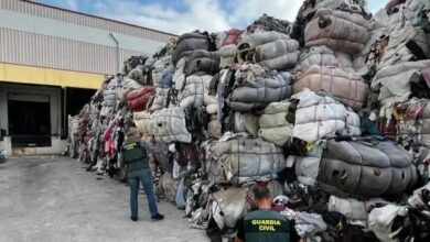 Photo of إسبانيا تحاكم متهمين بتهريب أكثر من 1800 طن من النفايات النسيجية القادمة من المغرب