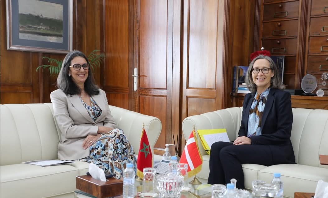 Photo of وزيرة الاقتصاد والمالية تبحث سبل تعزيز التعاون الاقتصادي مع سفيرة الدنمارك بالمغرب