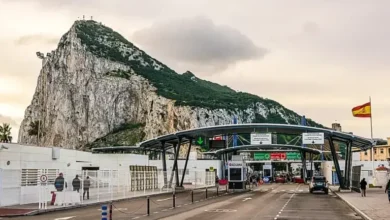Photo of بعد أكثر من نصف قرن.. إسبانيا وجبل طارق تزيلان الحدود البرية