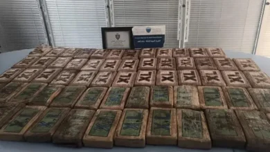Photo of شحنة كوكايين ضخمة داخل خزان شاحنة تسقط في قبضة الجمارك بالكركرات