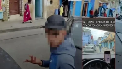 Photo of نحو 6 ملايين مشاهدة.. سائح إنجليزي يفجر الجدل بسبب مواقف السيارات في شفشاون