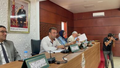 Photo of انعقاد دورة مقاطعة بني مكادة وسط أجواء مشحونة بسبب تلاوة الفاتحة على أرواح ضحايا سبتة
